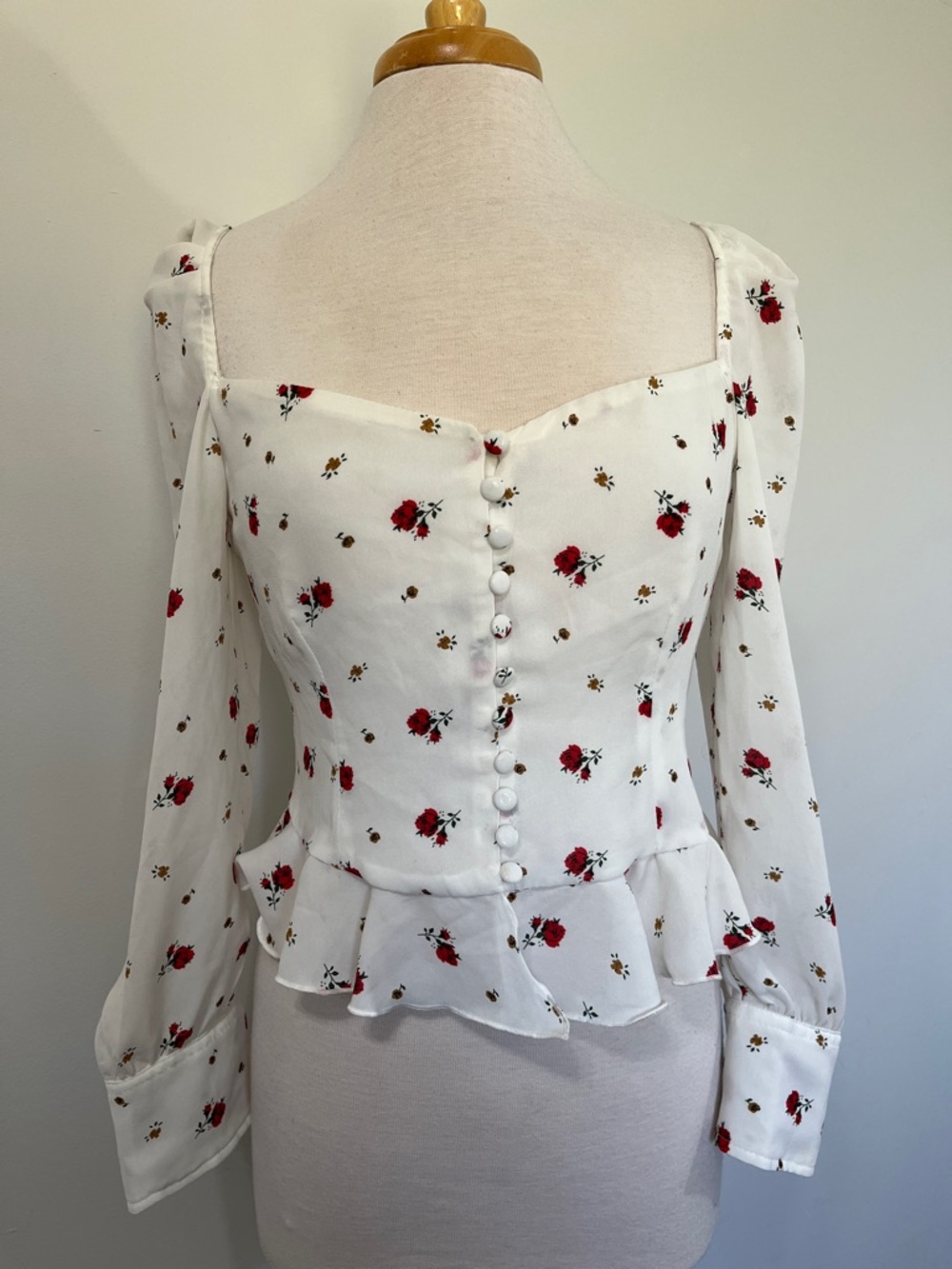 NWOT LIONESS Sweetheart Roses Button up Ruffle Puff Sleeve Top Med Cottagecore